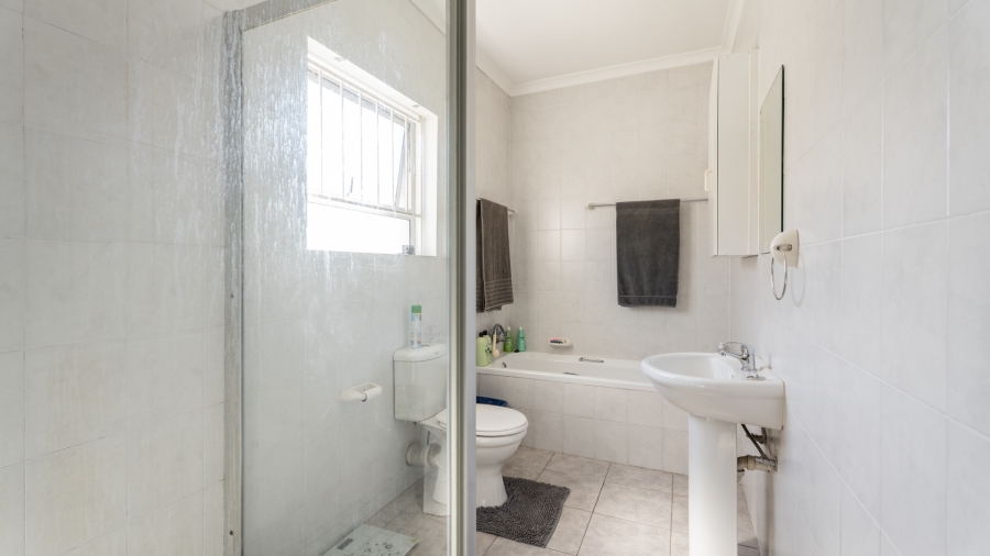 3 Bedroom Property for Sale in Twin Palms Western Cape